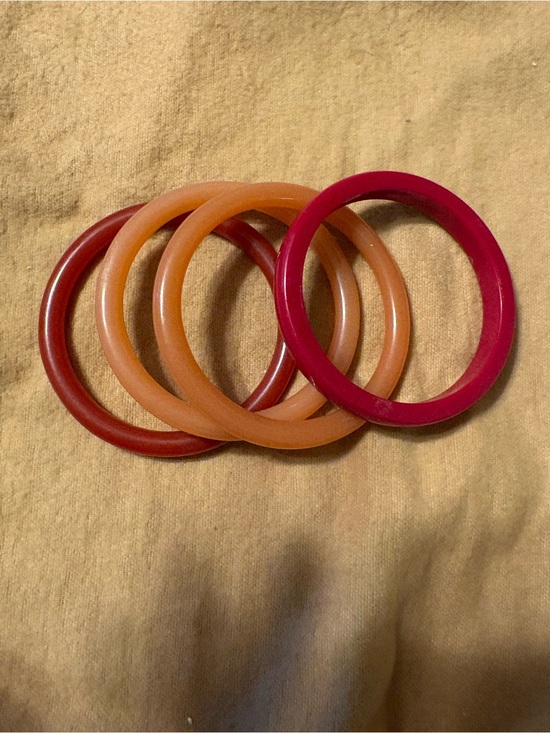 Jewelry - Set of 4 Vintage Bakelite Bangles - Multi-Orange & Pink